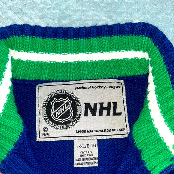 Vancouver Canucks sweater - Picture 2 of 2